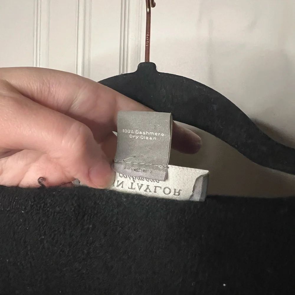 Ann Taylor 100% Cashmere Black V-Neck Sweater Medium